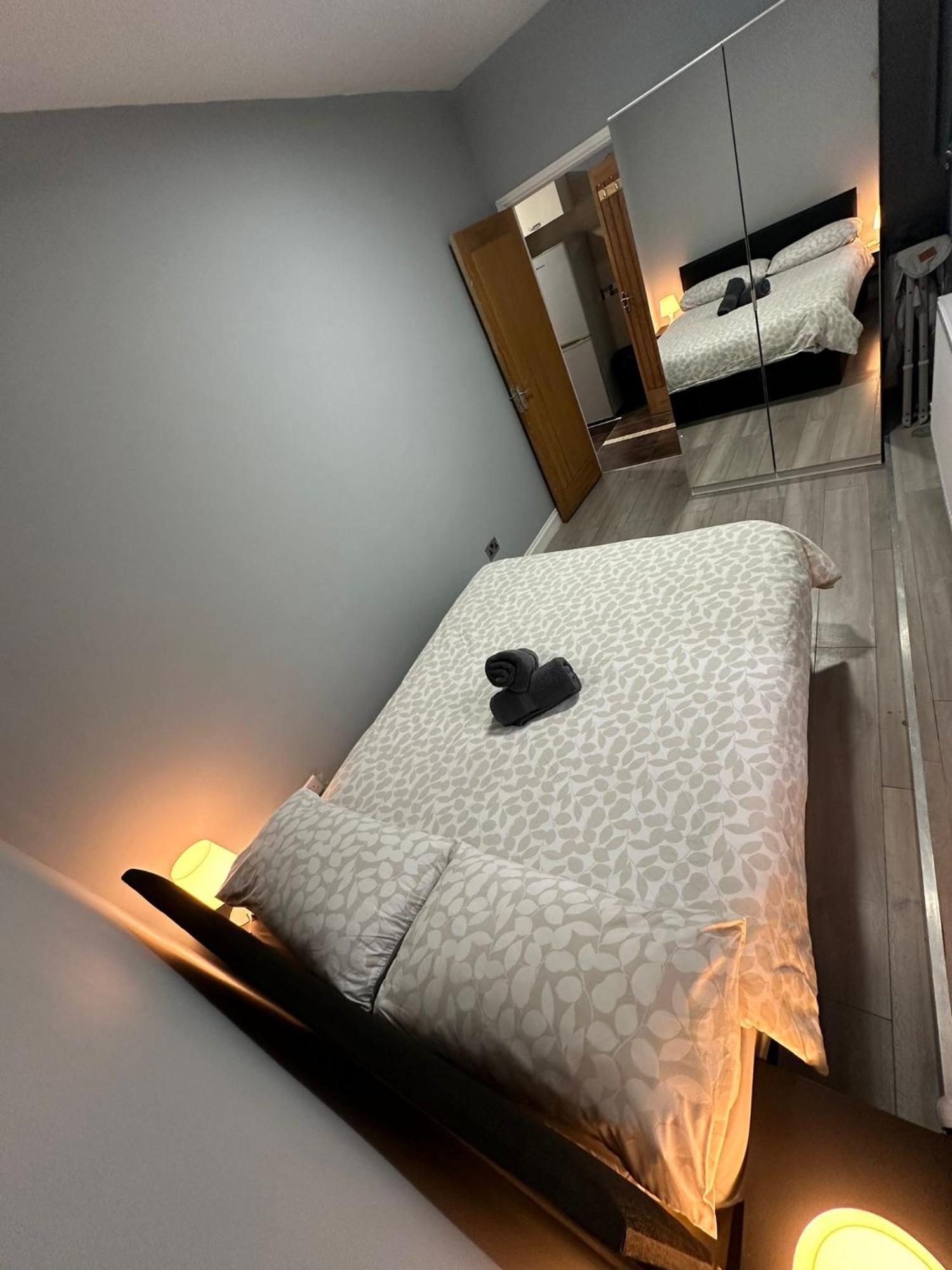 Central London - Ground Floor 2 Bedrooms Apartment ภายนอก รูปภาพ